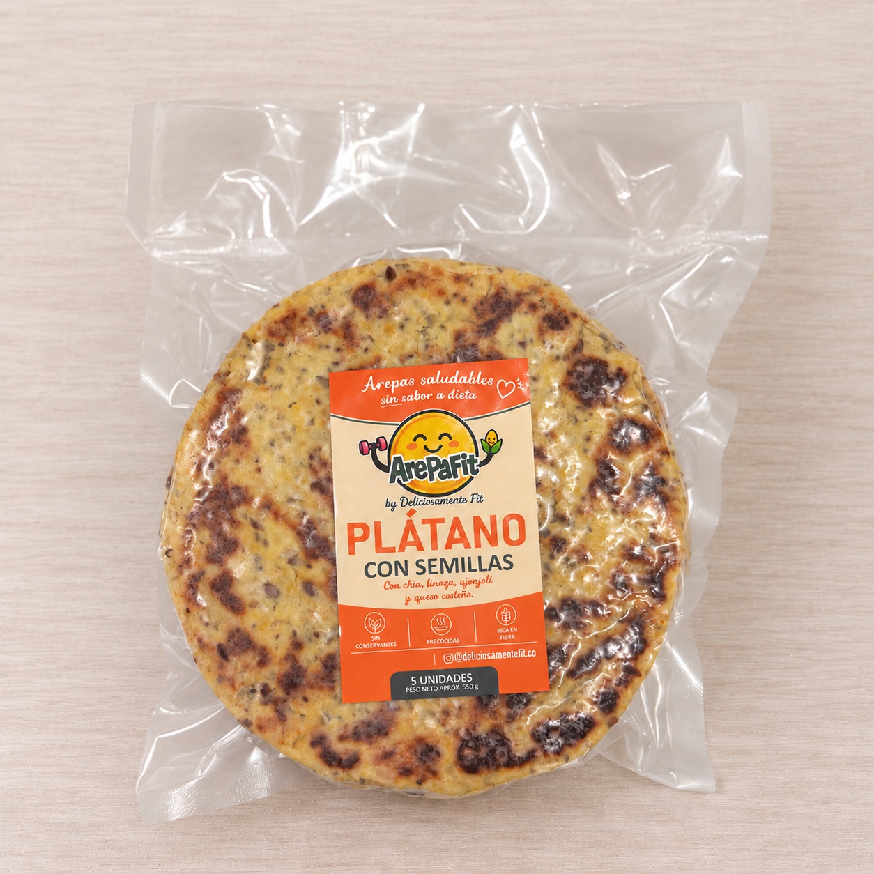Arepas de plátano, semillas y queso costeño * 5 und